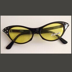 Sunglasses Rhinestone Cat Eye Yellow Lens Black Frame 1950s-Style 90s Deadstock
